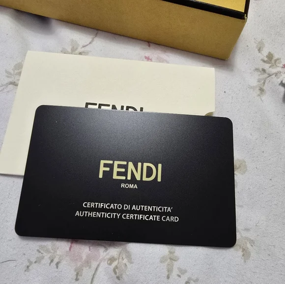 FENDI Fendigraphy Geometric Sunglasses Unisex - Picture 13 of 15